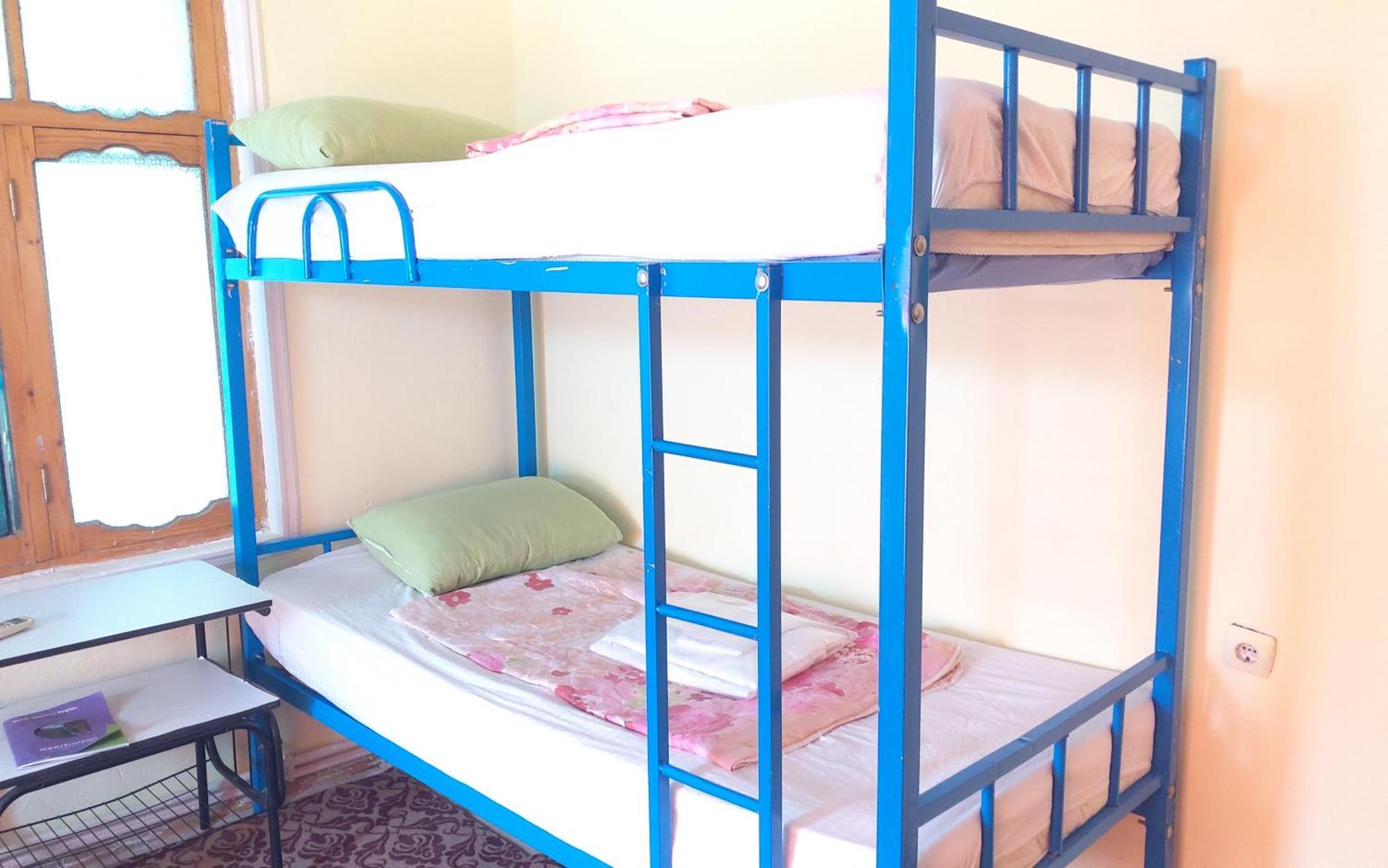 Canal Hostel Шекі Екстер'єр фото
