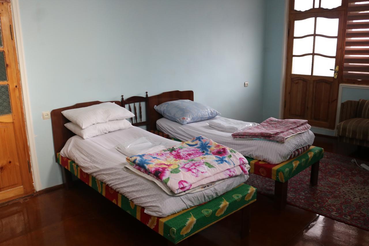 Canal Hostel Шекі Екстер'єр фото