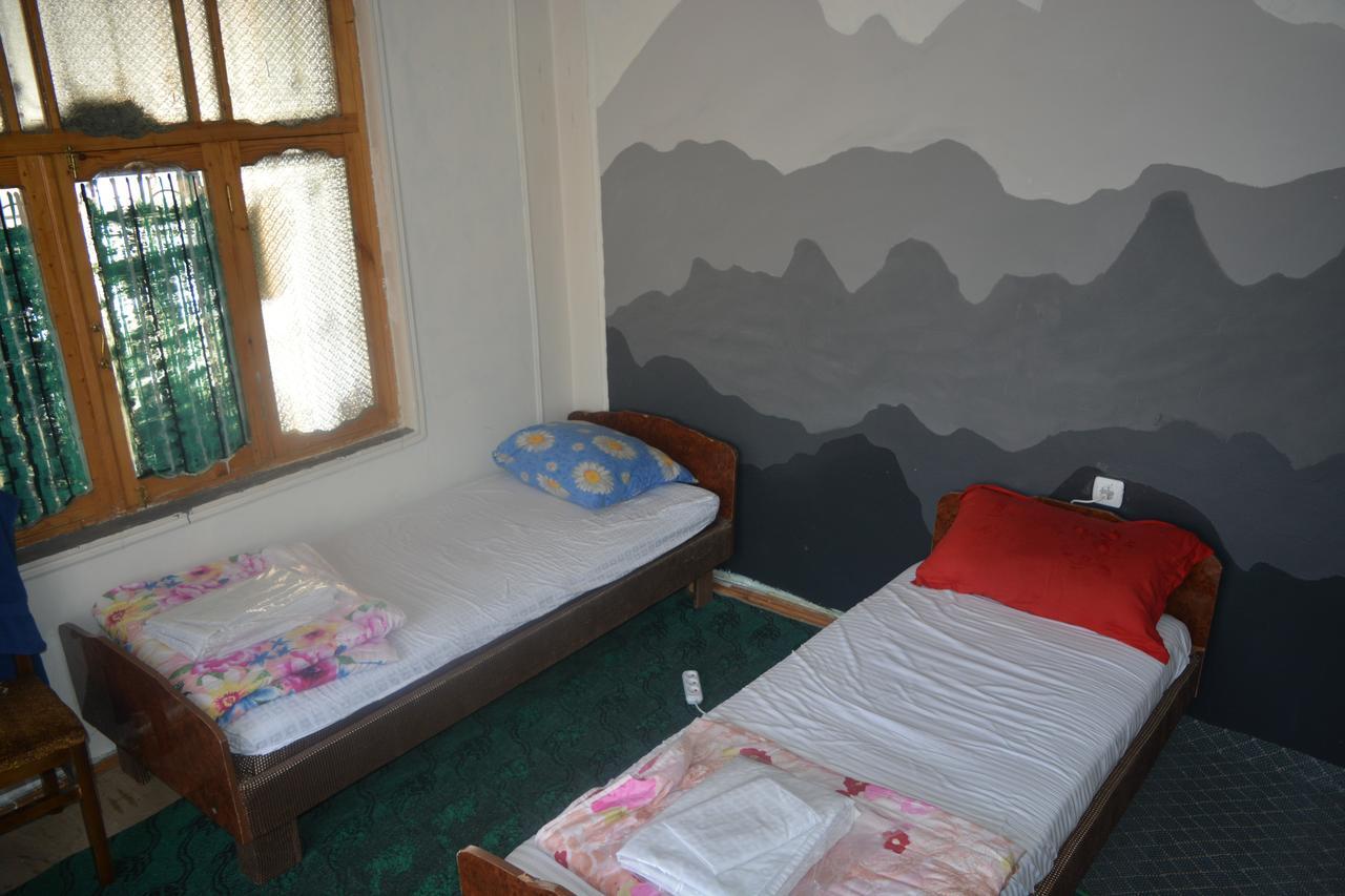 Canal Hostel Шекі Екстер'єр фото